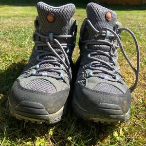 Women's Merrell hiking boots size 8
